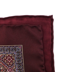 Khăn tay nam cao cấp họa tiết hình học hoa văn thời trang in tùy chỉnh màu đỏ đô bán buôn 100% lụa cuốn tay - Product Image 4