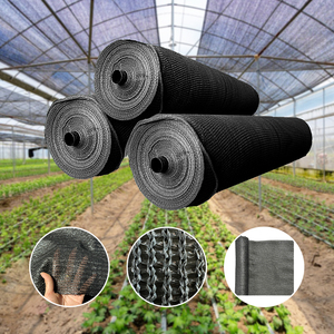 Rete Ombreggiante Versatile che Offre un'Ombreggiatura del 95% per Fila di Fragole, Mantenendo le Bacche Sode e Succose in Climi Caldi, Affidabile - Product Image 1