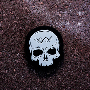 แผ่นยางปักลายกำหนดโลโก้การถ่ายเทความร้อนแผ่นซิลิโคนพีวีซีขายส่งกริช3D รีดบนแผ่นพีวีซีรูปหัวกะโหลก - Product Image 2