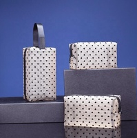 Sacs en maille noire durables à motif cœur, trousses de maquillage, sacs de voyage pour cosmétiques, organiseurs de soins de la peau, pochettes de rangement à fermeture éclair, ensemble de trousses à crayons