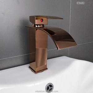 Robinet de lavabo universel en laiton Robinet de lavabo froid et chaud Robinet de lavabo <span class=keywords><strong>hors</strong></span> <span class=keywords><strong>sol</strong></span> Robinetterie cascade <span class=keywords><strong>Mitigeur</strong></span> d'évier - Product Image 1