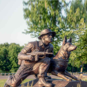 Statue en bronze grandeur nature de soldat moderne avec chien sculpture au parc commémoratif des anciens combattants - Product Image 5