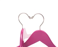 YMT cintre à la mode rouge rose bois femmes costume cintres avec logo personnalisé