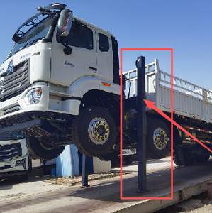 Camion à plateau plat 8x4 efficace |   Stabilisateurs hydrauliques + treuil + échelle renforcée pour un chargement rapide - Product Image 5