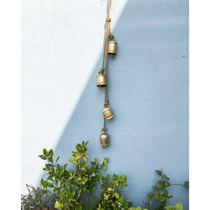 Cloche de porte pour décoration de Noël Métal Vintage Laiton Couleur Fer Vache Cloche Unique Bureau Table Top Table Bell Best Seller - Product Image 6