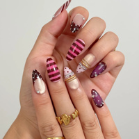 Ongles à presser en acrylique, style rétro ludique, base nude, rouge rosé, rouge bordeaux, rayures, pois, strass dorés, personnalisables