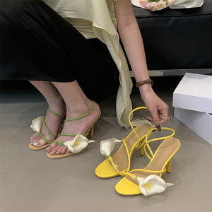 Sandales compensées et espadrilles à plateforme pour femme – Talons hauts décontractés d'été pour la plage, les mariages, les vacances et les tenues bohèmes - Product Image 1