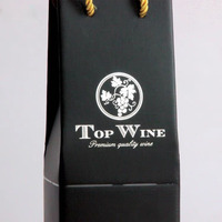 Boîte ondulée de vin de 1.5 litres avec poignée en corde Emballage de bouteille unique Matériaux recyclés Lamination mate et revêtement UV