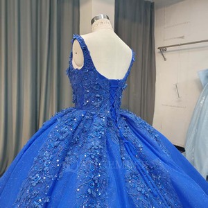 Vestido de Quinceañera Moderno Azul Brillante con Hombros Descubiertos, Lentejuelas, Sin Mangas, Encaje y Cuentas, Cola de Capilla Lsany230 para Maternidad - Product Image 5