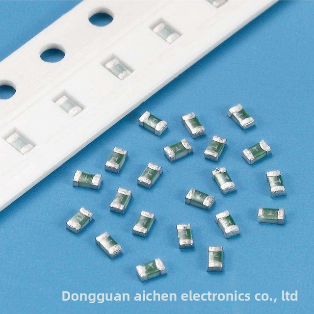 06H SMD Fuse 32V 1A10A Surge-Resistant 0603 Surface-Mount One-Time-Use for Consumer & Automotive Electronics
