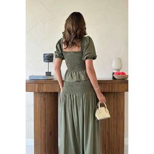 ชุดผ้าลินินสีกากีขายส่งสำหรับผู้หญิง เสื้อแขนสั้นสไตล์ Prairie Chic ระบายอากาศได้ดี พร้อมกระโปรง ชุดสองชิ้น - Product Image 1