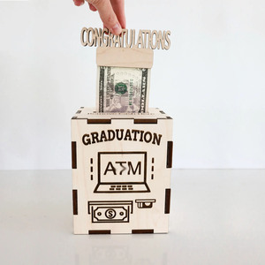 Caja de regalo de graduación de madera transfronteriza personalizada, hucha grabada, dibujo de dinero, accesorios de decoración para fiestas, artesanías de madera, carteles de pared - Product Image 2