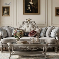 Lit capitonné Versailles Majestic en feuille d'or |   Meubles classiques français de luxe - EKAR FURNITURE