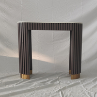 Table console moderne de luxe en bois de chêne noir avec plateau en marbre et pieds en laiton, table de couloir, meubles de salon