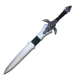 Modèle d'arme en mousse PU pour animation, inspiré de la épée du roi Ryan de Warcraft, de la Garde Royale de Lothar, et de la griffe de dragon DIY, pour jeux de rôle et spectacles. - Product Image 1