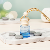 Flacon diffuseur de parfum et d'huiles essentielles vide en verre coloré de 8 ml, en forme de cylindre, pour voiture, avec bouchon en bois et bouchon de retenue