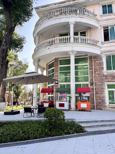 Nouveau chariot à snacks multifonctionnel <span class=keywords><strong>pour</strong></span> influenceurs avec auvent - Design tendance |   <span class=keywords><strong>Camion</strong></span> de restauration mobile <span class=keywords><strong>pour</strong></span> la promotion dans les centres commerciaux - Product Image 4