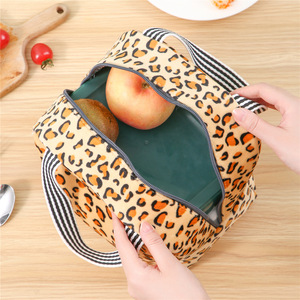 Bolsa térmica con estampado animal y asa para el trabajo, la escuela, viajes, picnic, lonchera, mantiene los alimentos fríos y frescos - Product Image 3