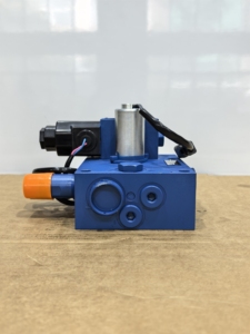 Piezas de Maquinaria de Construcción 56B-43-12402 56B-43-12401 Conjunto de Válvulas para HD325 HD465 HD785 - Product Image 2