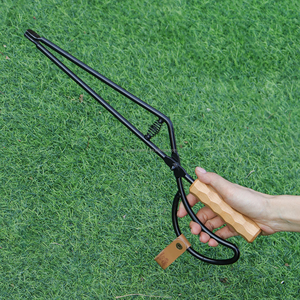 Vente en gros de <span class=keywords><strong>pince</strong></span> à charbon de <span class=keywords><strong>bois</strong></span> <span class=keywords><strong>pour</strong></span> barbecue manche en <span class=keywords><strong>bois</strong></span> de fer Camping en plein air BBQ feu de camp poêle cheminée <span class=keywords><strong>pince</strong></span> à feu - Product Image 2