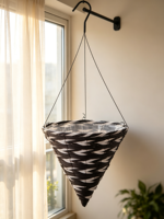 Panier suspendu conique bicolore noir et blanc, style américain, tissé à la main, avec doublure en ciment imperméable et crochet métallique pour la maison