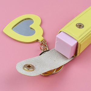 Bolsa de Piel Sintética de Alta Calidad para Brillo Labial con Llavero, Mini Bolsa de PU para Lápiz Labial y Brillo Labial con Logotipo Personalizado - Product Image 3