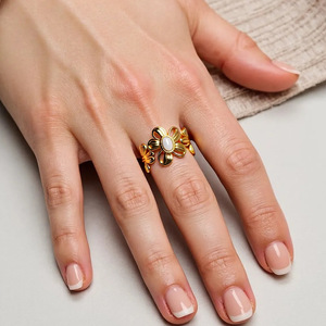 Bague en forme de fleur avec incrustation de pierre naturelle, plaqué or 18 carats, design irrégulier, pour femme, cadeau de bijoux - Product Image 1