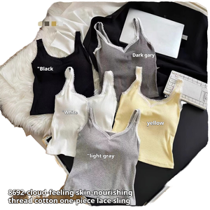 Top de tirantes de algodón tejido para mujer, estilo racerback, con encaje, tipo camisola, crop top, con sujetador incorporado, transpirable y ecológico. - Product Image 1