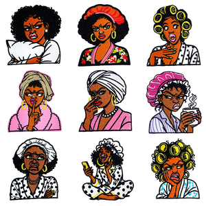 Juego de parches bordados termoadhesivos con mujeres negras en peinados y expresiones para manualidades y regalos - Product Image 1