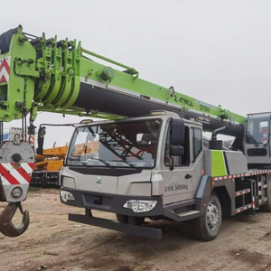 Grue sur camion Zoomlion d'occasion de 35 tonnes, moteur en parfait état de marche et pompe de qualité supérieure, équipement de levage efficace pour la construction - Product Image 1