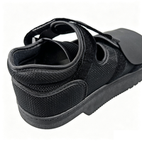 Chaussure post-opératoire orthopédique médicale avec rembourrage en mousse Star Mesh, semelle plate en TPR et talon compensé carré pour soulagement du talon et décharge de la pression