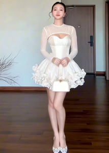 Ensemble 2 pièces : Robe mini sans bretelles à volants et cardigan en dentelle, respirant, à manches longues, coupe courte, fabriqué au Vietnam, style élégant pour soirée, col montant - Product Image 6