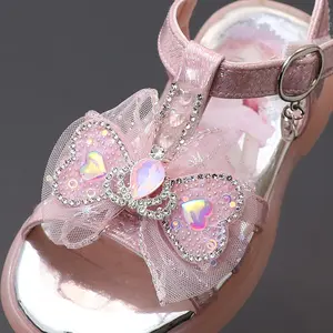 Sepatu sandal kupu-kupu berlian imitasi berkilau anak perempuan pengantin mewah sol lembut manis luar ruangan sepatu dengan lampu led