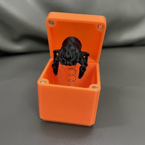 Divertente scatola Pop-Up giocattolo con disegno del dito medio stampato in 3D, regalo per feste di <span class=keywords><strong>natale</strong></span> <span class=keywords><strong>e</strong></span> Halloween - Product Image 4