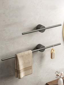 Porte-serviettes fabriqué en Inde avec une surface polie en métal de conception luxueuse, en vente par les exportateurs - Product Image 2