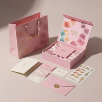 Boîte magnétique rose personnalisable avec logo, conteneur rigide de qualité supérieure avec doublure en satin de soie pour l'emballage en gros de perruques et extensions capillaires
