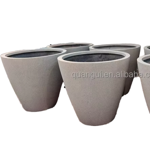 Grand pot de fleurs finition pierre mate pour salon et décoration intérieure - Durable et élégant - Product Image 1