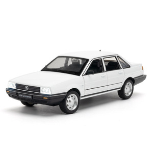 Modellino Auto Retrò <span class=keywords><strong>Volkswagen</strong></span> Santana in Scala 1:24, in Lega Pressofusa, con Suoni e Luci, Funzione Pull-Back e Porte Apribili, per Collezionisti e Regali, Vendita all'Ingrosso - Product Image 1