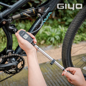 Giyo Digitale Schokpomp 300 Psi Gemakkelijk Opblazen, Comfort Grip & 360 Graden Rotatie Slang, Ideaal Voor Voorvork & Achtervering - Product Image 2