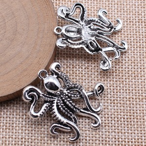 Pendentif Pieuvre Tentacule Bouclé 34x31mm en Alliage de Zinc Argent Vieilli pour Colliers Ras-du-Cou Style <span class=keywords><strong>Tatouage</strong></span> Nautique - Product Image 2