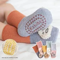 Chaussettes de sol pour bébés, automne-hiver, épaisses, antidérapantes, en polaire corail, personnages de dessins animés pour enfants, mi-mollet