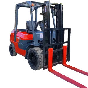 Chariot élévateur diesel Toyota FGZN30 d'occasion, moteur GPL, 5 tonnes, 4300 kg, 0-2000 heures - Product Image 1