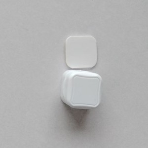 Nuevo Organizador Magnético para Cables de Carga de Teléfonos Móviles, sin Necesidad de Perforación para su Instalación - Product Image 2