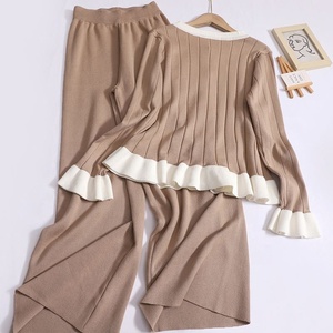 Ensemble <span class=keywords><strong>femme</strong></span> : pull à col rond à volants et pantalon taille haute, nouvelle collection automne 2026, vente en gros pour boutiques - Product Image 2