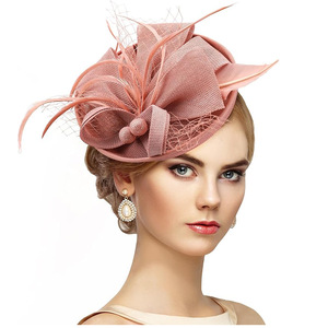 Nouveau produit phare : Chapeau d'hiver rétro élégant pour femme, en coton 100%, idéal pour les courses de chevaux et les festivals, avec une touche de plume. - Product Image 2