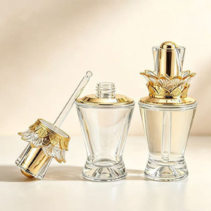 Botella de Vidrio Cónica de Lujo de 30 ml con Tapón Cuentagotas Acrílico de Loto, Botella de Perfume de Vidrio con Forma de Flor de 1 Onza, Botellas Elegantes para Aceites Esenciales - Product Image 4