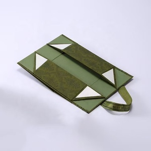 Boîte rigide en carton écologique portable avec fermeture magnétique de luxe personnalisée, poignée pliable, <span class=keywords><strong>pour</strong></span> vêtements, chaussures, emballage cadeau - Product Image 2