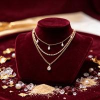 Colliers de luxe en alliage avec imitation de perles, bijoux élégants, pendentifs raffinés, pour cadeau, pour femmes, à porter au quotidien