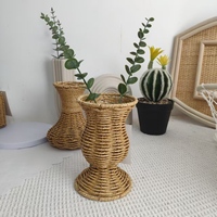 Vase en plastique tressé à la main, style rétro créatif, sur pied, pour décoration florale simple d'intérieur et de balcon, idéal comme table basse.