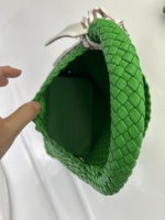 Sac à main tissé à la mode pour femmes avec porte-monnaie chaîne pliable petit fourre-tout sac à bandoulière robe et style dame